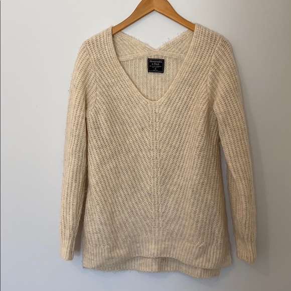 Abercrombie & Fitch Sweaters - Abercrombie // V-neck Sweater